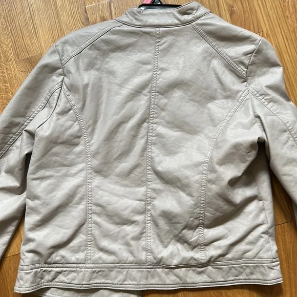 Vegan Leather Faux Fur Lined Moto - Picture 5 of 8